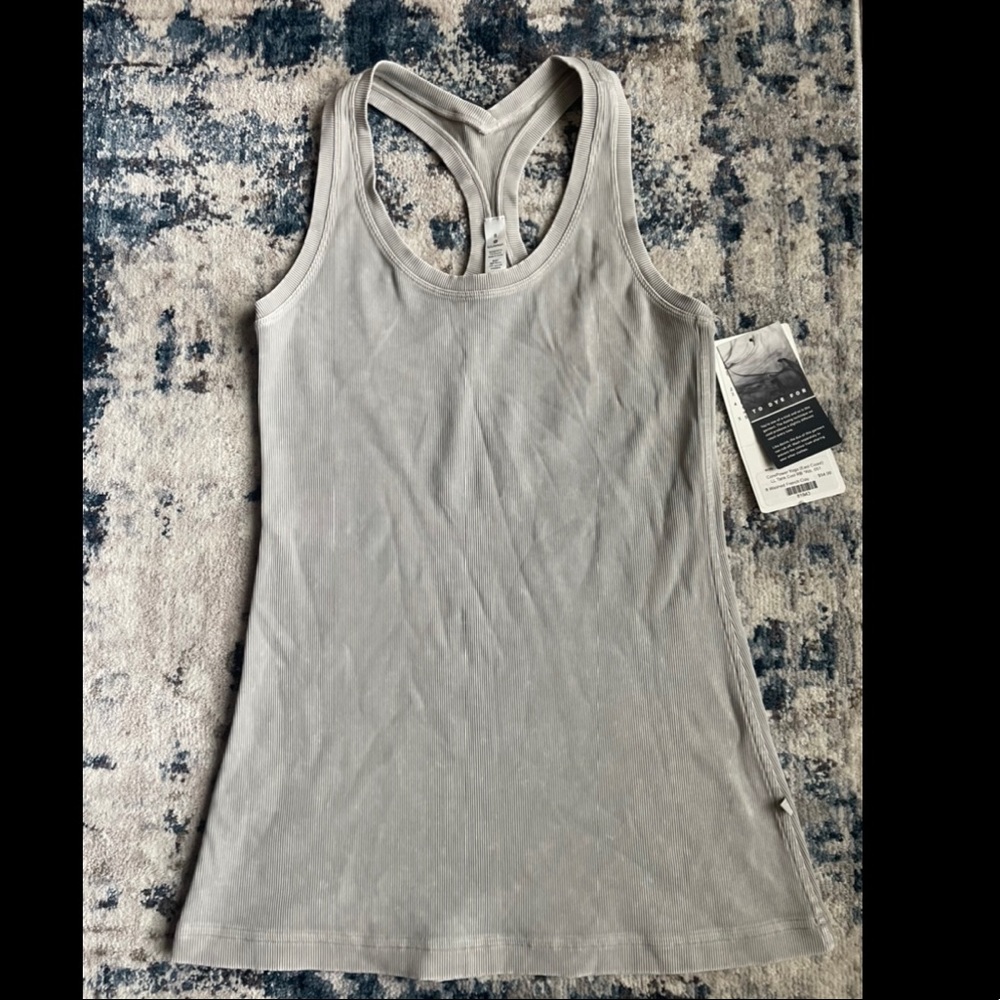 NWT - BRAND NEW - NEVER WORN - LULULEMON GREY COOL RACERBACK TANK RIB - SIZE 8